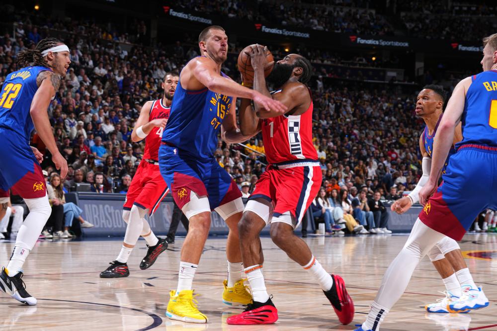 疑展现了詹 疑展现了詹